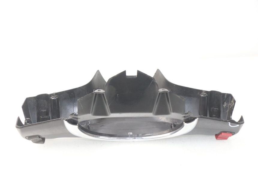 photo de TAPA MANILLAR CONMUTADOR PIAGGIO FLY IE 125 (2012 - 2017) - Detalles de los puntos de fijación