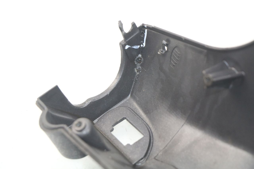 photo de TAPA MANILLAR CONMUTADOR PIAGGIO LIBERTY 4T 50 (2009 - 2015) - Primer plano técnico