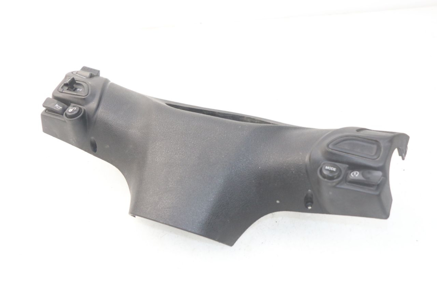 photo de TAPA MANILLAR CONMUTADOR PIAGGIO LIBERTY IGET 4T 50 (2015 - 2020) - Detalles de los puntos de fijación