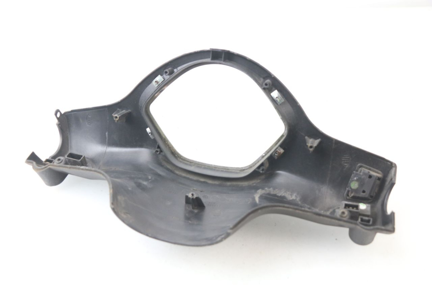 photo de TAPA MANILLAR CONMUTADOR PIAGGIO LIBERTY 125 (2009 - 2013) - Primer plano técnico