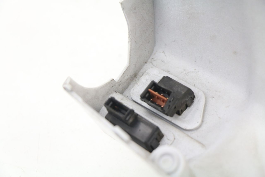 photo de TAPA MANILLAR CONMUTADOR KYMCO LIKE 2T 50 (2009 - 2018) - Otra perspectiva