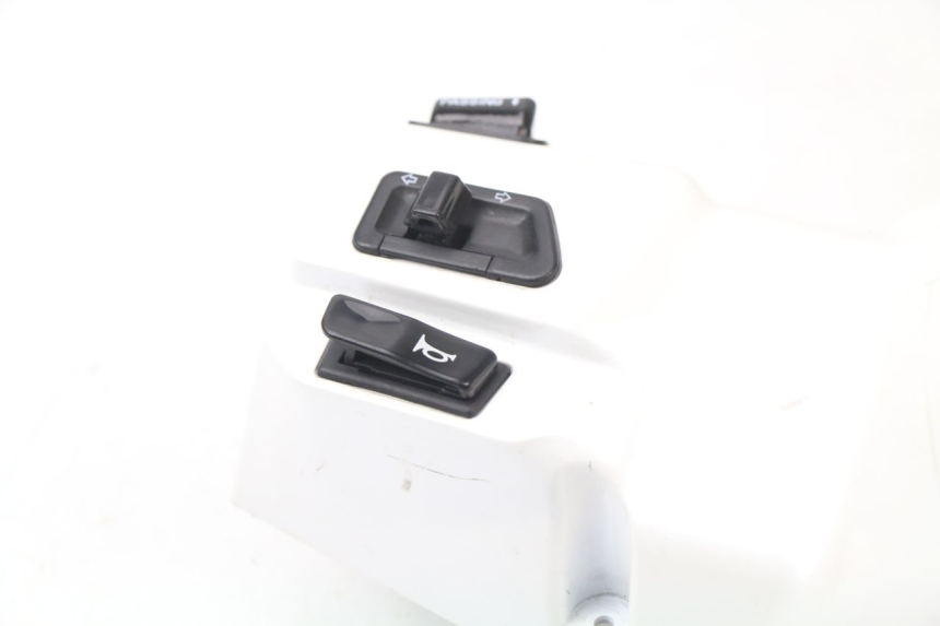 photo de TAPA MANILLAR CONMUTADOR KYMCO LIKE 2T 50 (2009 - 2018) - Vista general del producto