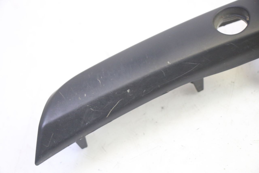 photo de TAPA MANILLAR CONMUTADOR PIAGGIO MP3 HPE 350 (2018 - 2020) - Primer plano técnico