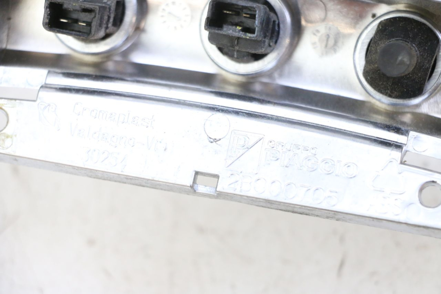photo de TAPA MANILLAR CONMUTADOR PIAGGIO MP3 500 (2014 - 2017) - Detalle de la pieza