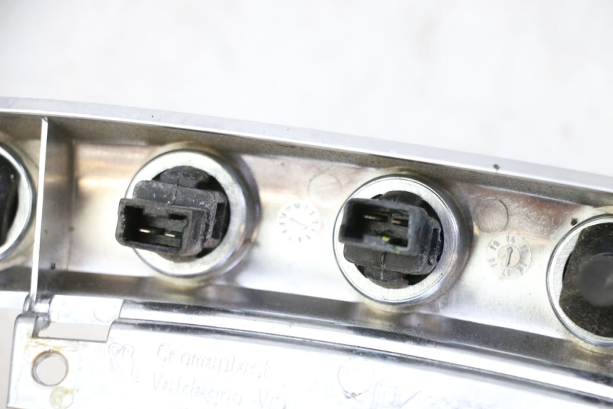 photo de TAPA MANILLAR CONMUTADOR PIAGGIO MP3 500 (2014 - 2017) - Zoom estado de uso