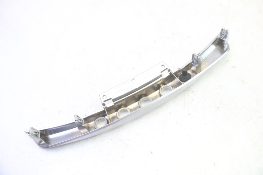 photo de TAPA MANILLAR CONMUTADOR PIAGGIO MP3 500 (2016 - 2018) - Primer plano técnico