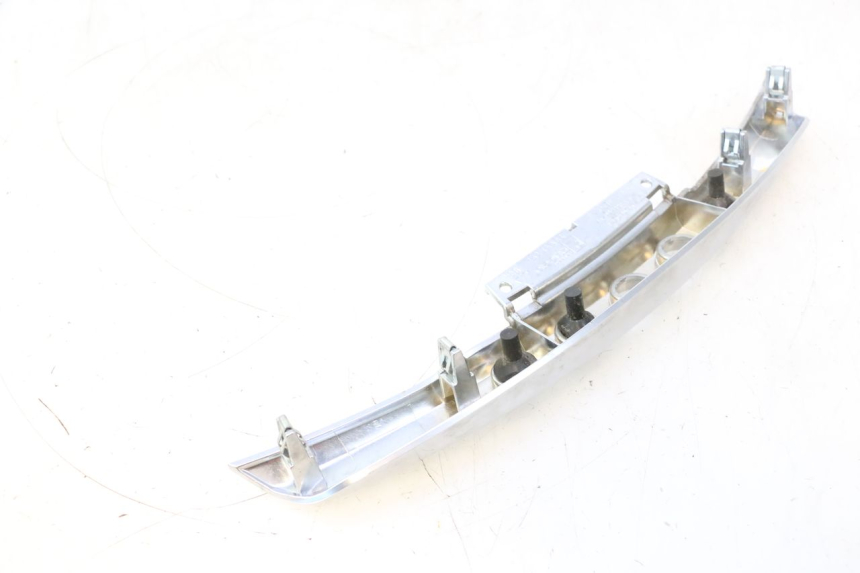 photo de TAPA MANILLAR CONMUTADOR PIAGGIO MP3 500 (2016 - 2018) - Primer plano técnico