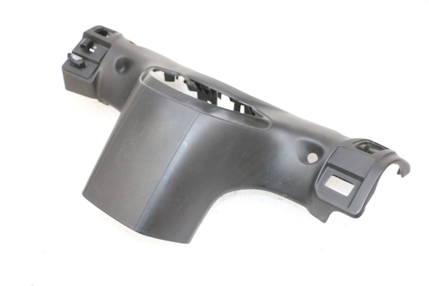 photo de TAPA MANILLAR CONMUTADOR YAMAHA NEO'S CORE 1 (2022 - 2026) - Detalles de los puntos de fijación