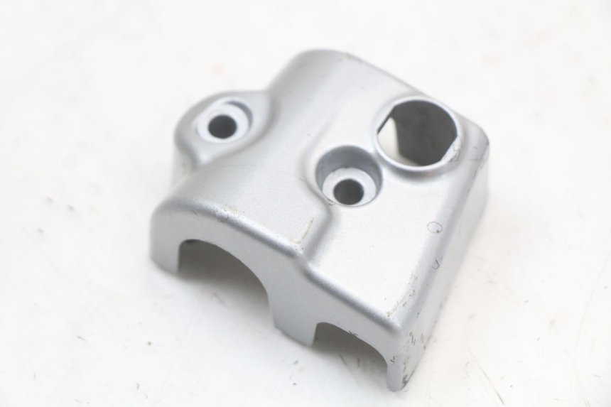 photo de TAPA MANILLAR CONMUTADOR MOTO GUZZI NORGE 8V GT 1200 (2011 - 2016) - Zoom estado de uso