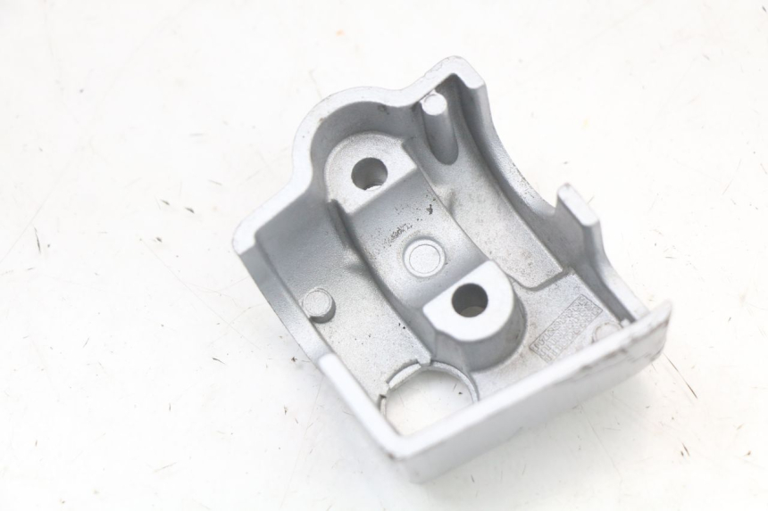 photo de TAPA MANILLAR CONMUTADOR MOTO GUZZI NORGE 8V GT 1200 (2011 - 2016) - Primer plano técnico