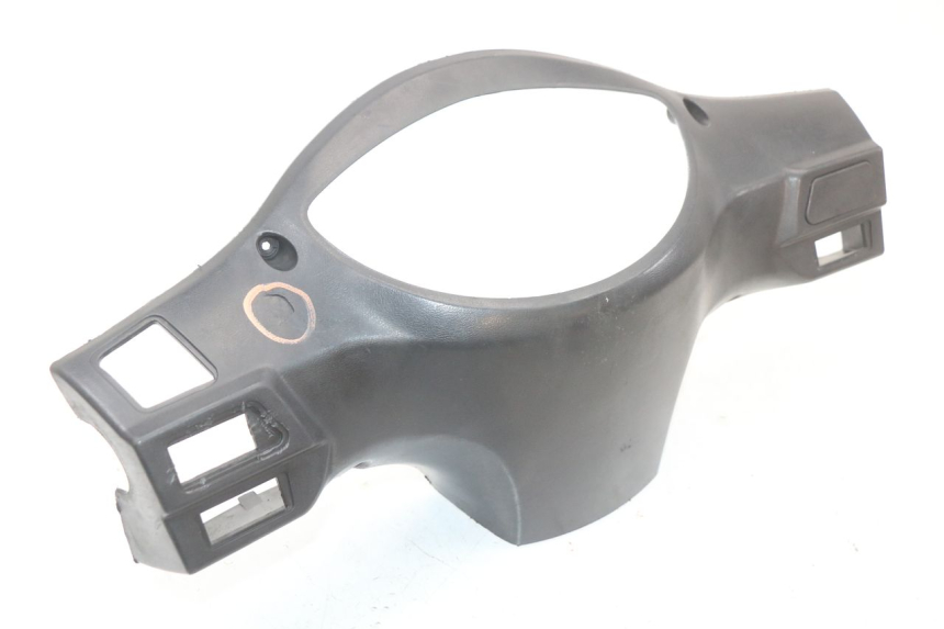 photo de TAPA MANILLAR CONMUTADOR PEUGEOT TWEET 125 (2018 - 2021) - Primer plano técnico