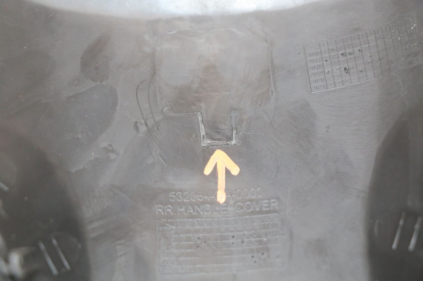 photo de TAPA MANILLAR CONMUTADOR PEUGEOT TWEET 125 (2018 - 2021) - Estado de la superficie y material