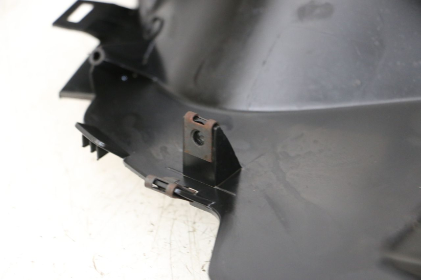 photo de CUBIERTA DEL MANILLAR DEL INTERRUPTOR DE LUCES. YAMAHA XMAX X-MAX 125 (2006 - 2009) - Detalles de los puntos de fijación