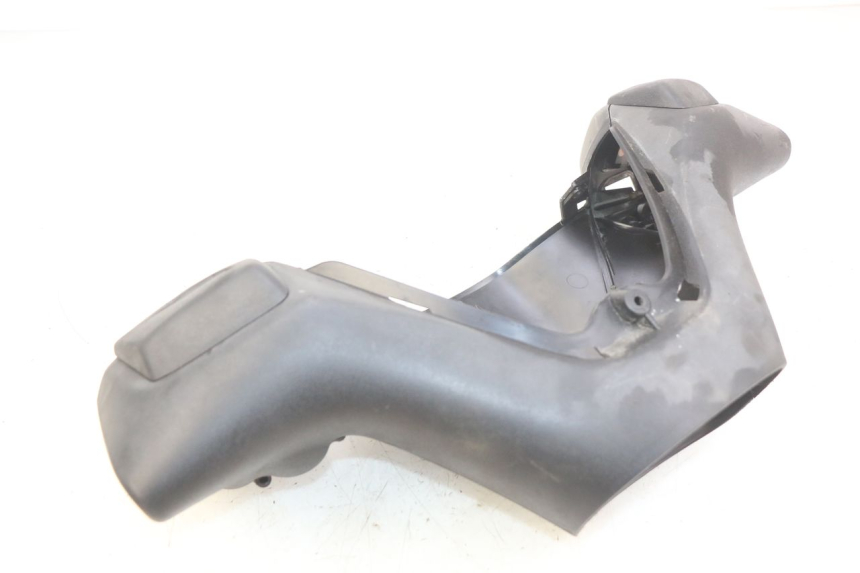 photo de CUBIERTA DEL MANILLAR DEL INTERRUPTOR DE LUCES. PIAGGIO XEVO - X EVO 125 (2007 - 2017) - Primer plano técnico