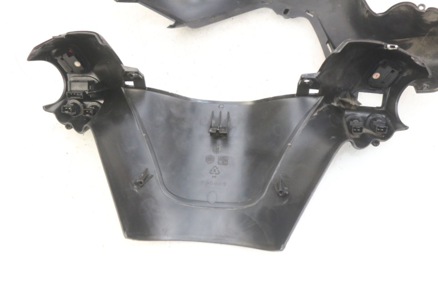 photo de CUBIERTA DEL MANILLAR DEL INTERRUPTOR DE LUCES. PIAGGIO XEVO - X EVO 125 (2007 - 2017) - Marcados y referencias originales