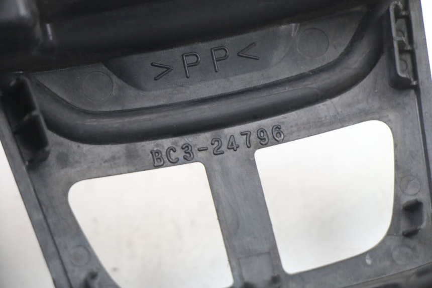 photo de TAPA MANILLAR CONMUTADOR YAMAHA YP T-MAX TMAX 530 (2017 - 2020) - Primer plano técnico