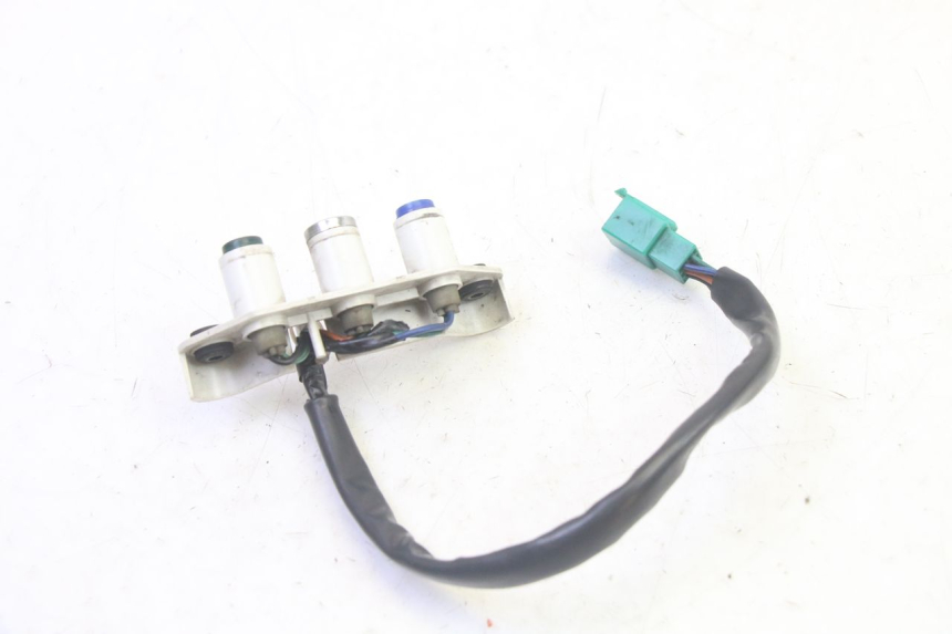 photo de TAPA MANILLAR CONMUTADOR KYMCO ZING 125 (1997 - 2003) - Zoom estado de uso