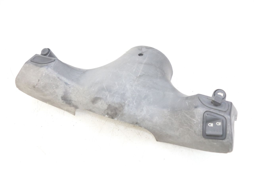 photo de CUBIERTA DE MANILLAR Y CONMUTADOR. PIAGGIO ZIP 2T 50 (2009 - 2019) - Primer plano técnico