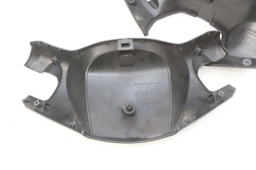 photo de CUBIERTA DEL MANILLAR HONDA FES S-WING SWING ABS 125 (2007 - 2015) - Estado de la superficie y material