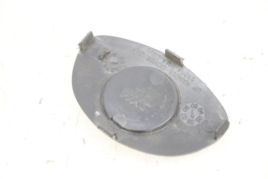 photo de TAPA MANILLAR SYM GTS EVO 125 (2009 - 2013) - Detalle de la pieza