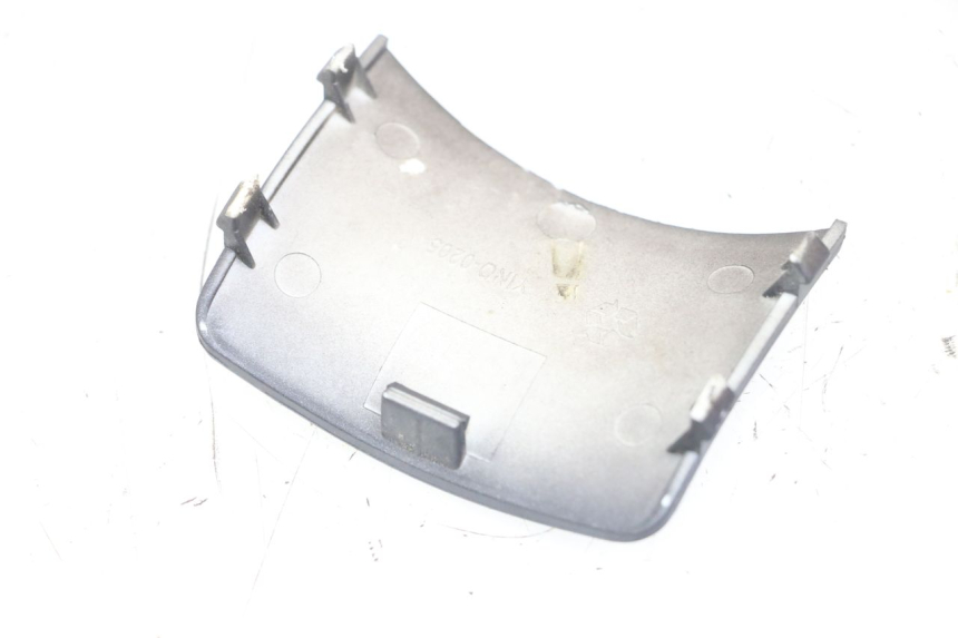 photo de TAPA MANILLAR JM MOTORS VX 125 (2022 - 2025) - Detalle de la pieza