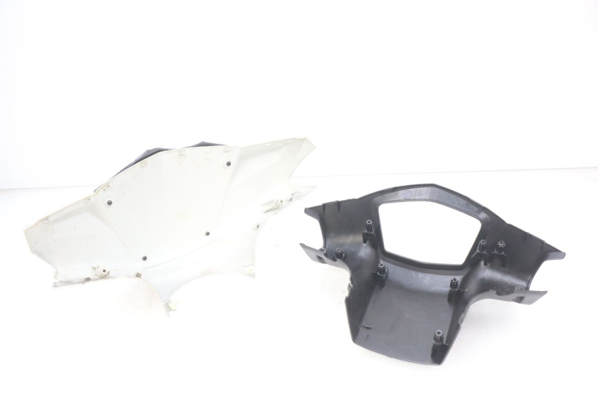 photo de CUBIERTA DEL MANILLAR PEUGEOT KISBEE 2T 50 (2010 - 2017) - Detalle de la pieza