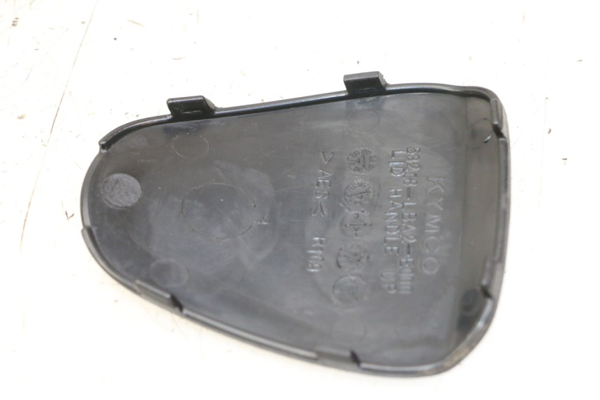 photo de TAPA MANILLAR KYMCO XCITING 500 (2007 - 2010) - Detalle de la pieza