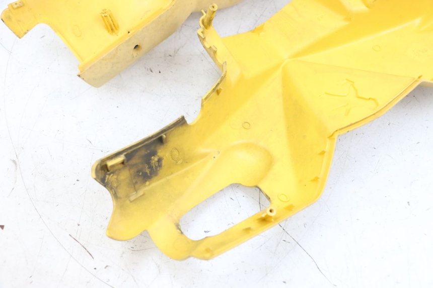 photo de CUBIERTA DEL MANILLAR PEUGEOT LUDIX 50 (2008 - 2017) - Zoom sobre los componentes