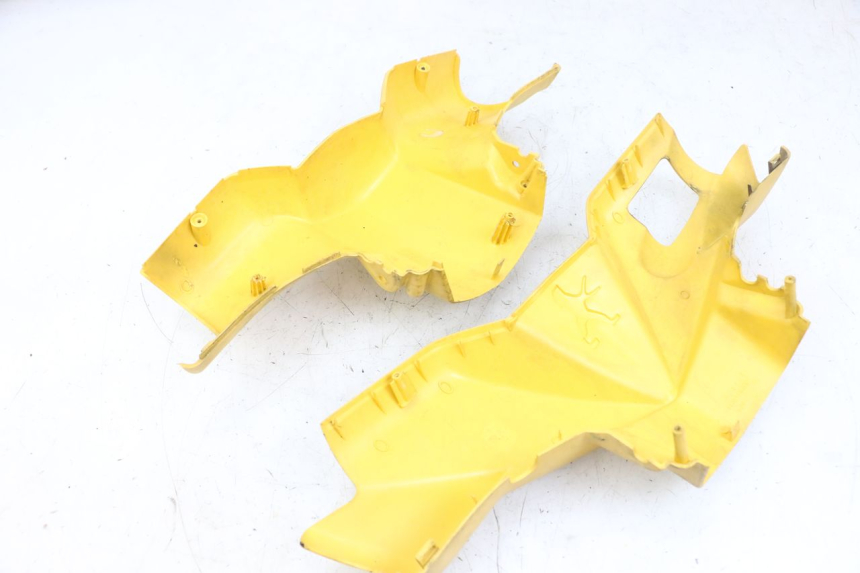 photo de CUBIERTA DEL MANILLAR PEUGEOT LUDIX 50 (2008 - 2017) - Marcados y referencias originales