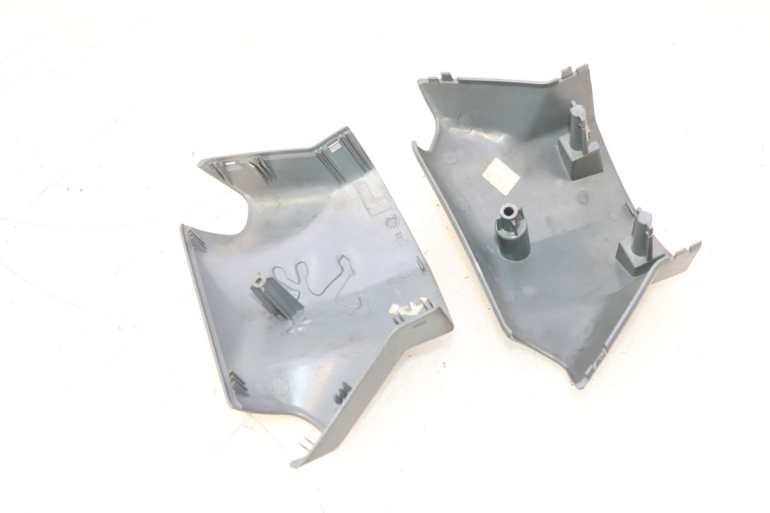 photo de TAPA MANILLAR PEUGEOT LUDIX ONE 14P 50 (2004 - 2013) - Detalles de los puntos de fijación