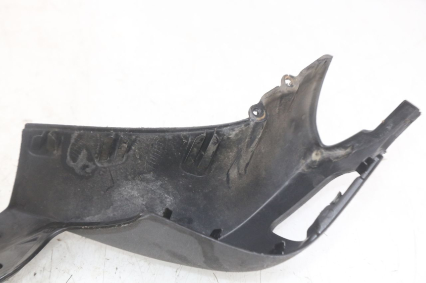 photo de CUBIERTA DEL MANILLAR PIAGGIO MP3 LT 400 (2007 - 2012) - Primer plano técnico