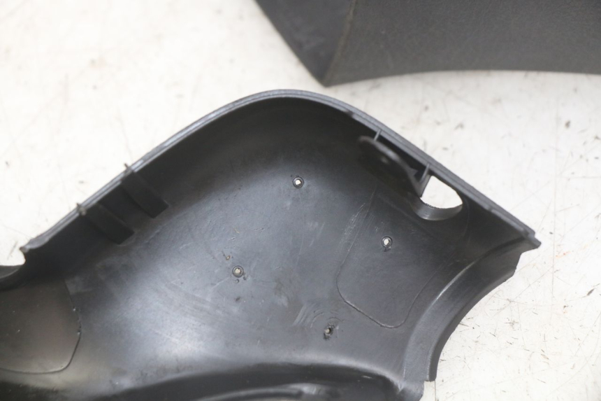 photo de CUBIERTA DEL MANILLAR PIAGGIO MP3 LT 400 (2007 - 2012) - Estado de la superficie y material