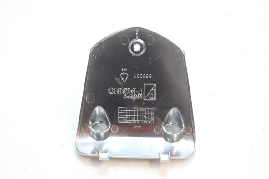 photo de CUBIERTA DEL MANILLAR PIAGGIO MP3 LT 300 (2010 - 2016) - Primer plano técnico