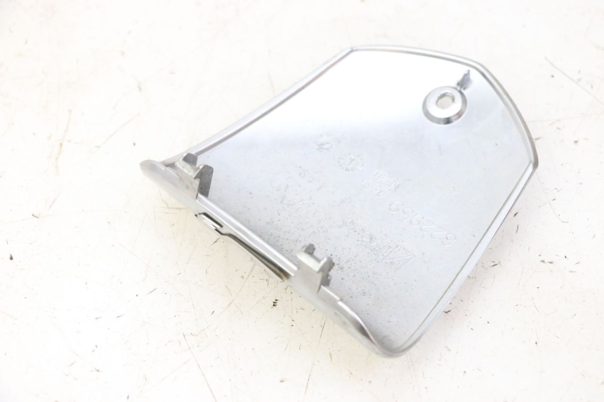 photo de TAPA MANILLAR PIAGGIO MP3 RL 250 (2006 - 2010) - Detalle de la pieza