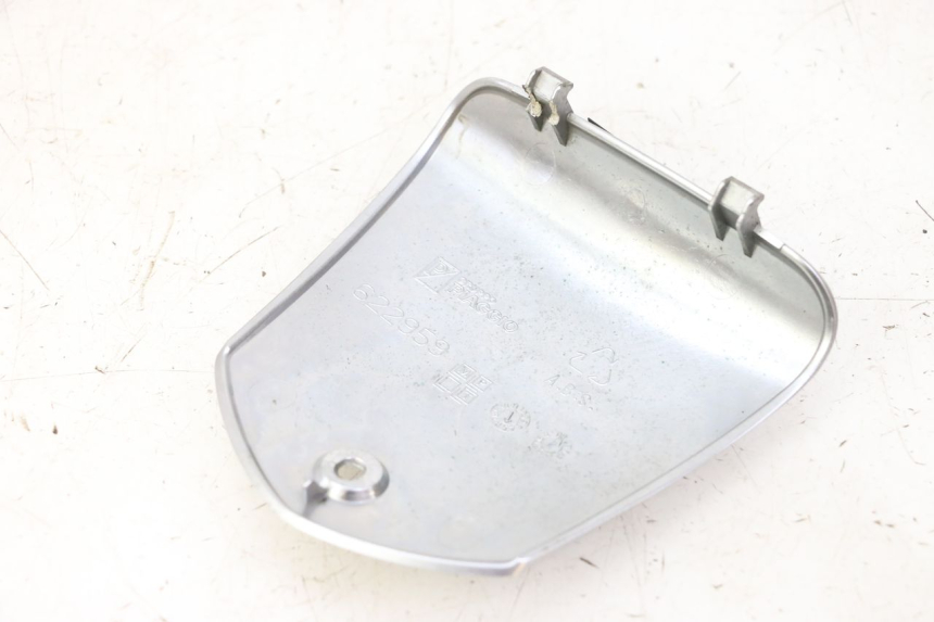 photo de TAPA MANILLAR PIAGGIO MP3 RL 250 (2006 - 2010) - Zoom estado de uso