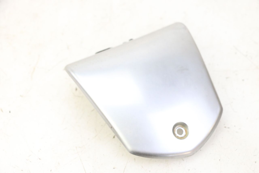 photo de TAPA MANILLAR PIAGGIO MP3 RL 250 (2006 - 2010) - Primer plano técnico