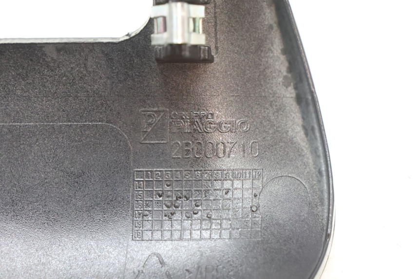 photo de TAPA MANILLAR PIAGGIO MP3 500 (2016 - 2018) - Primer plano técnico
