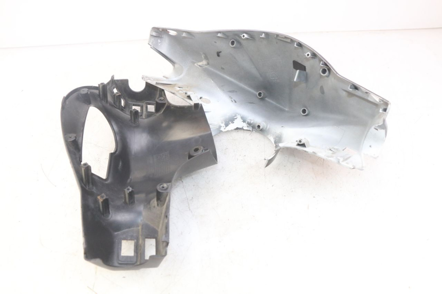 photo de CUBIERTA DEL MANILLAR SYM ORBIT 2 4T 50 (2008 - 2017) - Zoom sobre los componentes