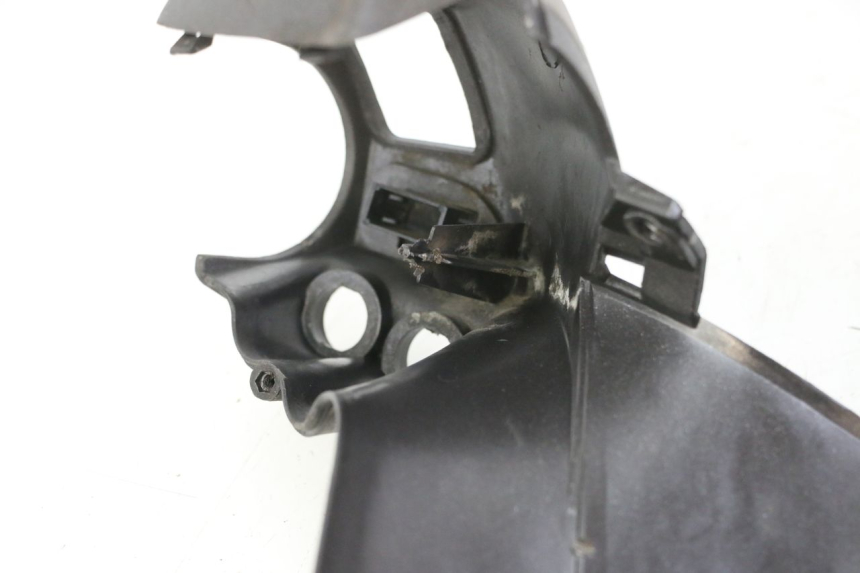 photo de CUBIERTA DEL MANILLAR PIAGGIO X8 125 (2004 - 2007) - Zoom sobre los componentes