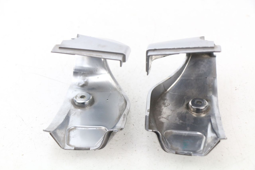 photo de TAPA MANILLAR PIAGGIO PRIMAVERA 125 (2013 - 2021) - Detalle de la pieza