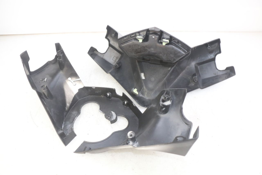 photo de CUBIERTA DEL MANILLAR PEUGEOT SATELIS 125 (2006 - 2009) - Otra vista del artículo