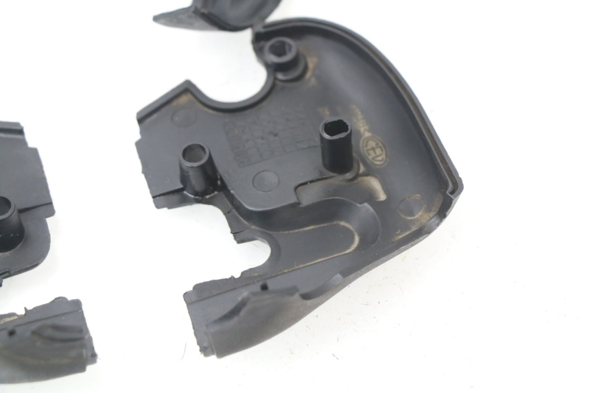 photo de TAPA MANILLAR APRILIA SCARABEO GT 125 (1999 - 2007) - Marcados y referencias originales