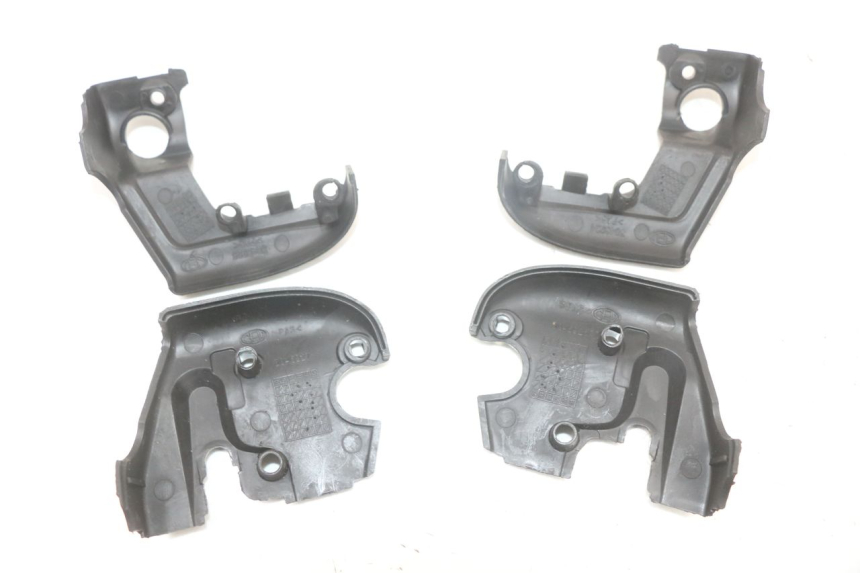 photo de TAPA MANILLAR APRILIA SCARABEO GT 125 (1999 - 2007) - Otra perspectiva