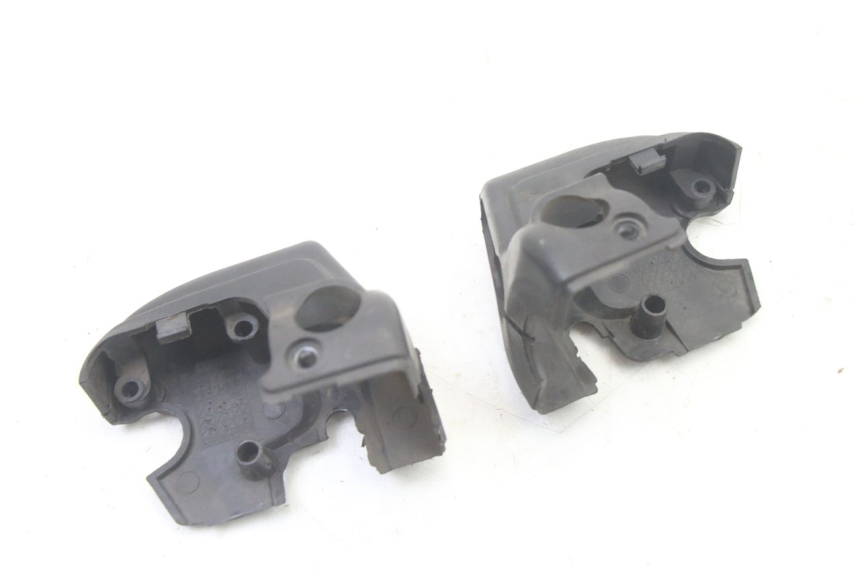 photo de TAPA MANILLAR APRILIA SCARABEO GT TOURING 125 (1999 - 2005) - Otra perspectiva