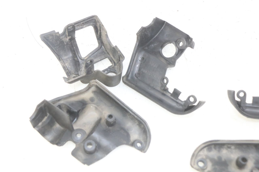 photo de CUBIERTA DEL MANILLAR APRILIA SCARABEO LIGHT 125 (2007 - 2011) - Zoom estado de uso