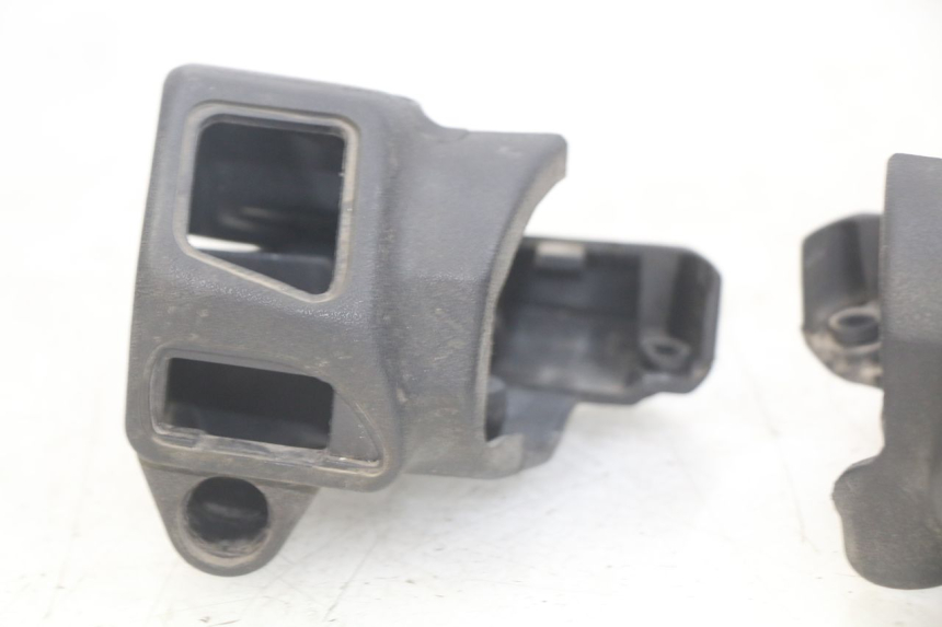 photo de CUBIERTA DEL MANILLAR APRILIA SCARABEO LIGHT 125 (2007 - 2011) - Estado de la superficie y material