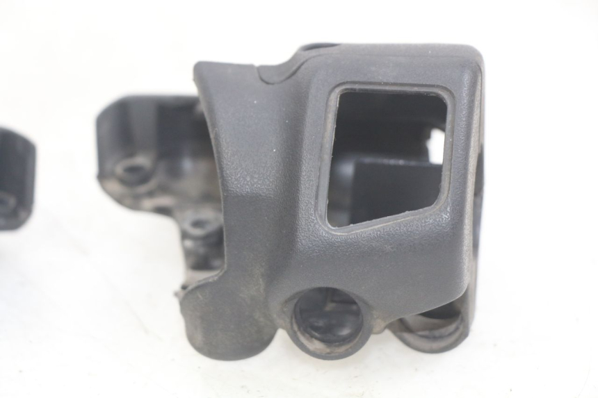 photo de CUBIERTA DEL MANILLAR APRILIA SCARABEO LIGHT 125 (2007 - 2011) - Recambio usado revisado