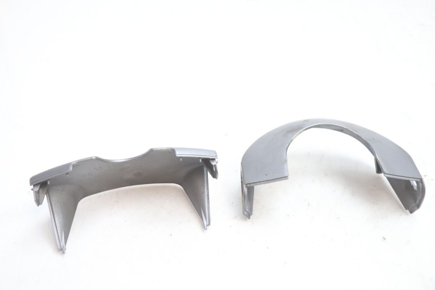 photo de TAPA MANILLAR PEUGEOT TREKKER 50 (1995 - 2004) - Detalles de los puntos de fijación