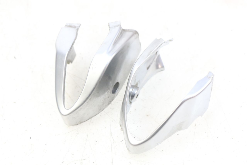 photo de CUBIERTA DEL MANILLAR PIAGGIO VESPA PRIMAVERA 2T 50 (2013 - 2018) - Zoom estado de uso