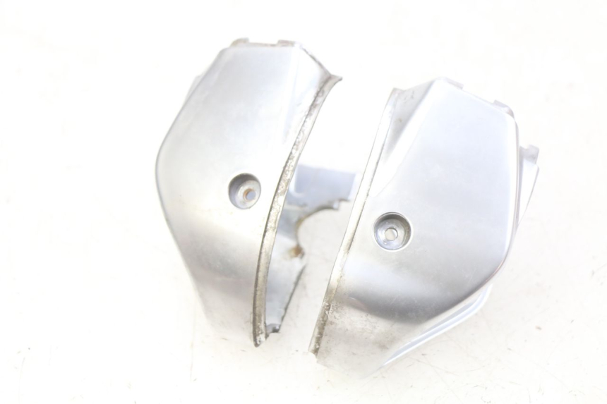 photo de CUBIERTA DEL MANILLAR PIAGGIO VESPA PRIMAVERA 2T 50 (2013 - 2018) - Detalles de los puntos de fijación